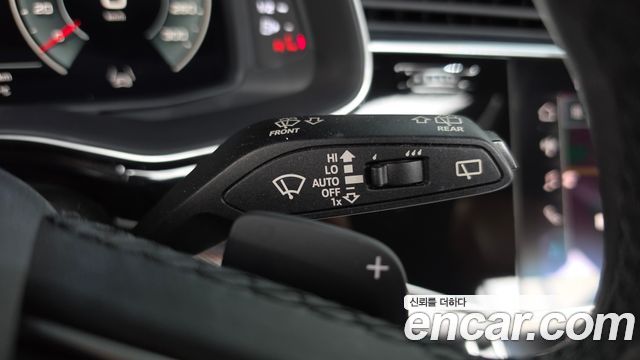 Audi Q8 2021 — photo 27