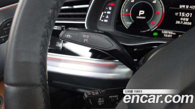 Audi Q8 2021 — photo 28