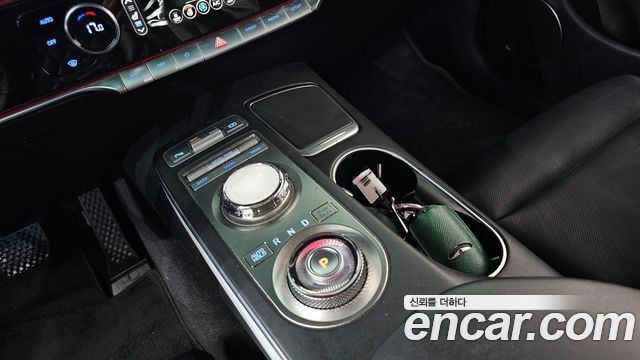 Genesis GV70 2022 — photo 12