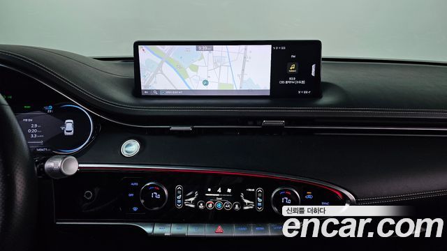 Genesis GV70 2022 — photo 18