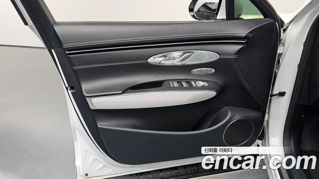 Genesis GV70 2022 — photo 14