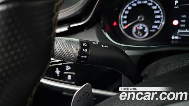 Genesis GV70 2022 — photo 30