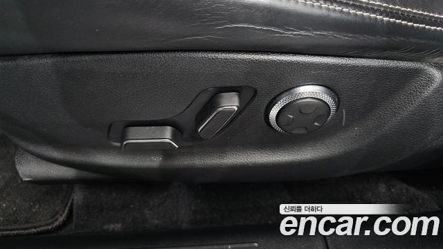 Genesis GV70 2022 — photo 32