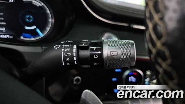 Genesis GV70 2022 — photo 34