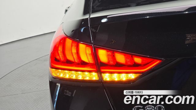 Genesis G80 2017 — photo 9