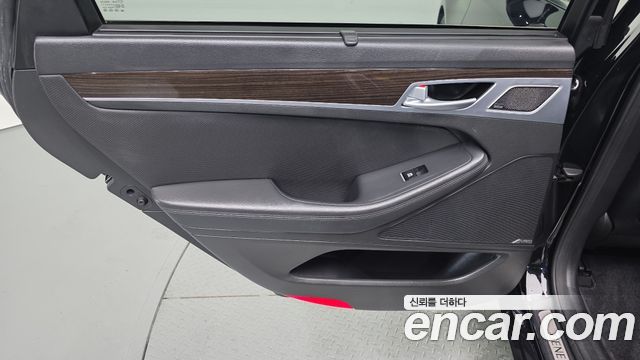Genesis G80 2017 — photo 15