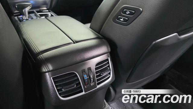Genesis G80 2017 — photo 30