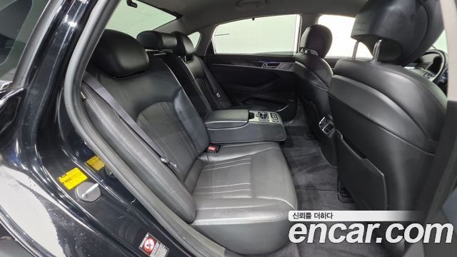 Genesis G80 2017 — photo 31