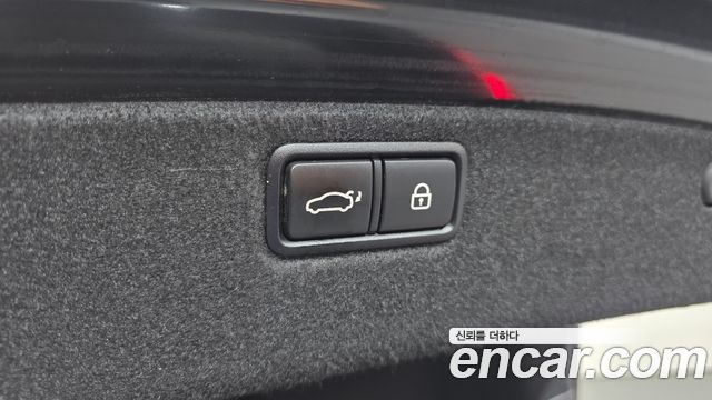 Genesis G80 2017 — photo 33