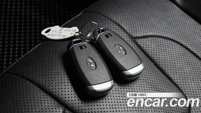 Hyundai AVANTE 2021 — photo 16