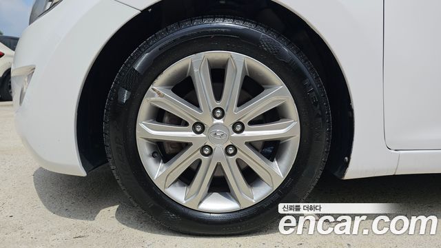 Hyundai AVANTE 2013 — photo 5