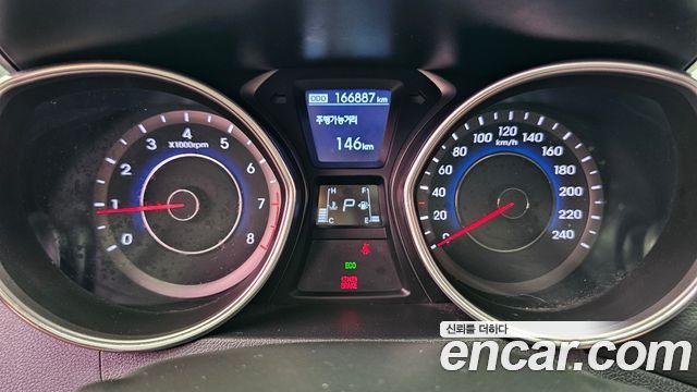 Hyundai AVANTE 2013 — photo 8