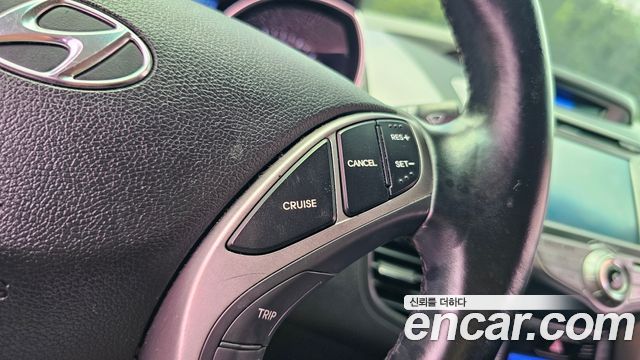 Hyundai AVANTE 2013 — photo 16