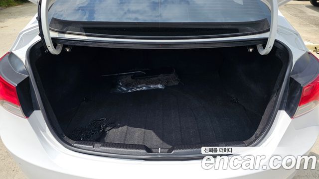 Hyundai AVANTE 2013 — photo 17