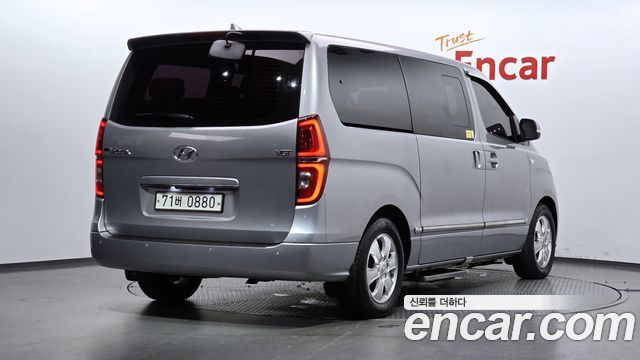 Hyundai Starex 2019 — photo 2