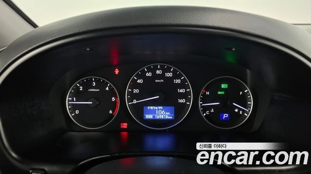 Hyundai Starex 2019 — photo 11