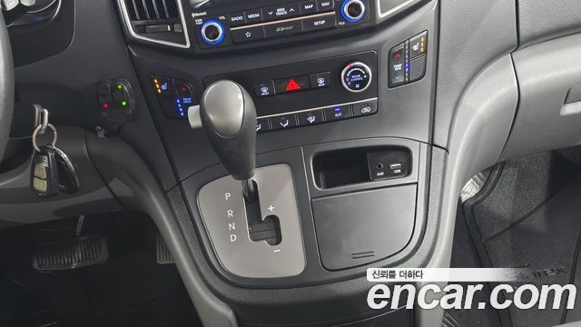 Hyundai Starex 2019 — photo 12