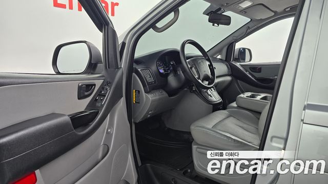 Hyundai Starex 2019 — photo 13