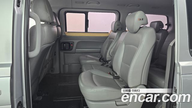 Hyundai Starex 2019 — photo 17