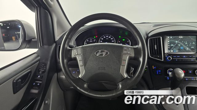 Hyundai Starex 2019 — photo 18
