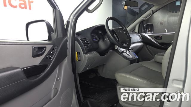 Hyundai Starex 2018 — photo 13