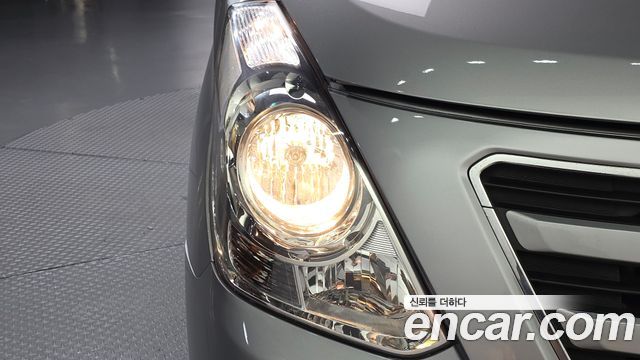 Hyundai Starex 2018 — photo 8