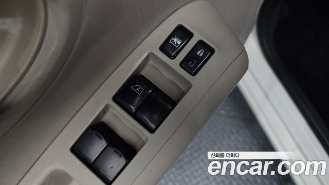 Nissan Cube 2012 — photo 12
