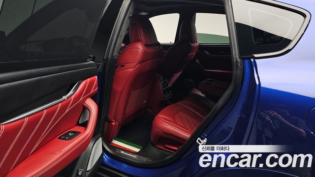 Maserati Levante 2019 — photo 16