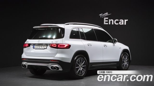 Mercedes-Benz GLB-Class 2023 — photo 2