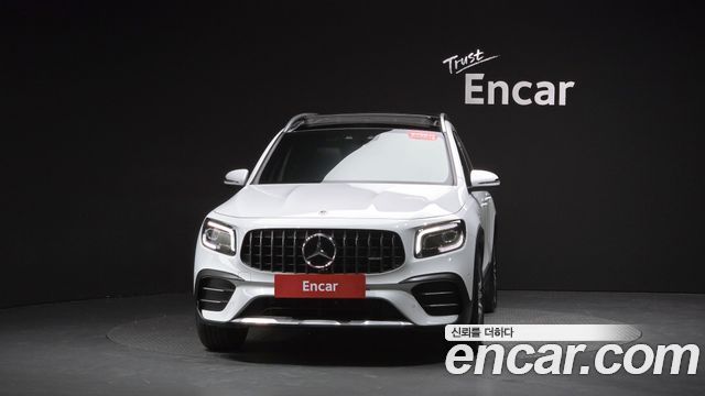 Mercedes-Benz GLB-Class 2023 — photo 3