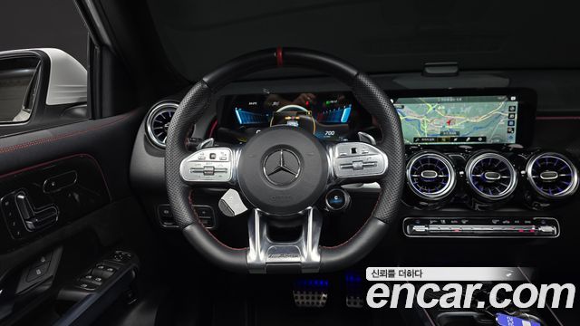 Mercedes-Benz GLB-Class 2023 — photo 18