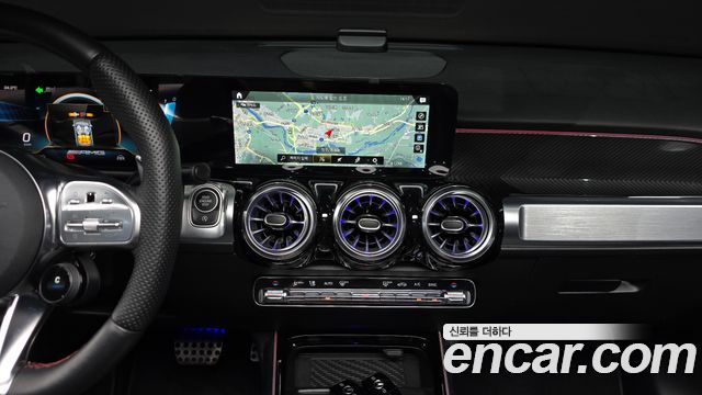Mercedes-Benz GLB-Class 2023 — photo 19