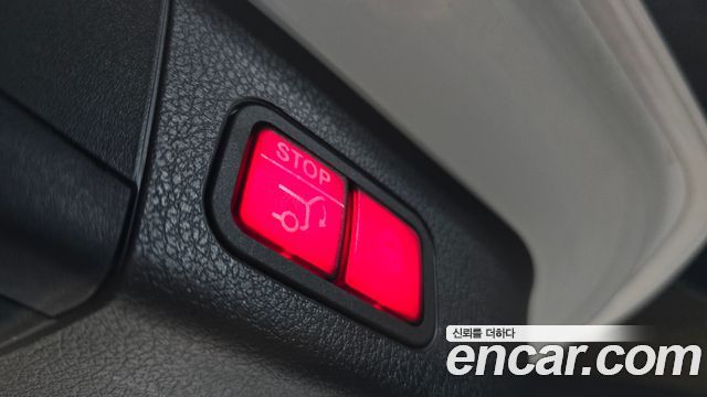 Mercedes-Benz GLB-Class 2023 — photo 26
