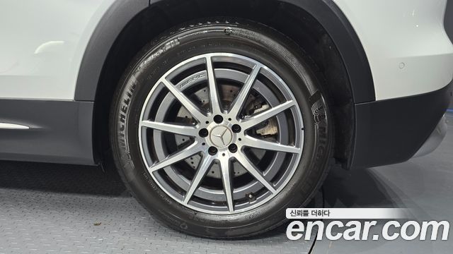 Mercedes-Benz GLB-Class 2023 — photo 7