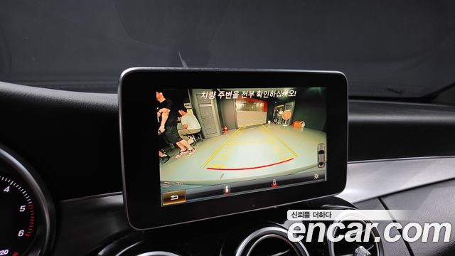 Mercedes-Benz C-Class 2017 — photo 14