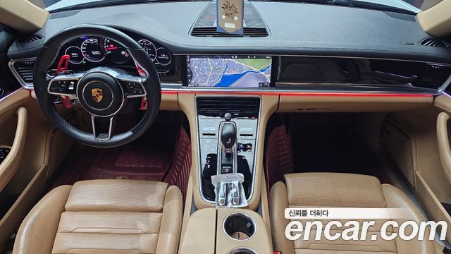 Porsche Panamera 2018 — photo 10