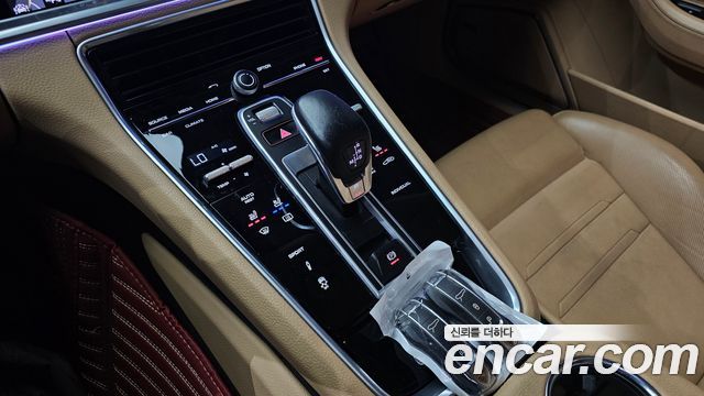Porsche Panamera 2018 — photo 12