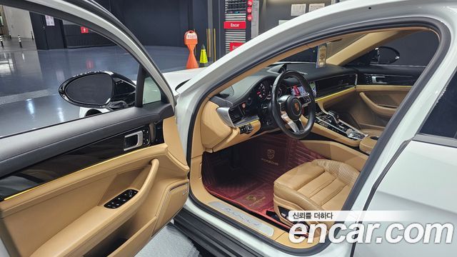 Porsche Panamera 2018 — photo 13