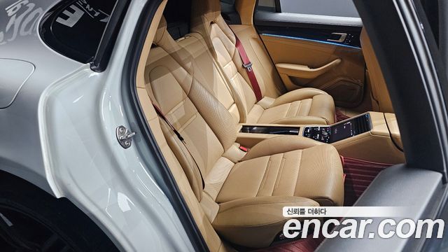 Porsche Panamera 2018 — photo 17