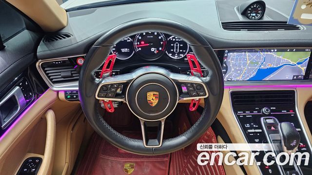 Porsche Panamera 2018 — photo 19