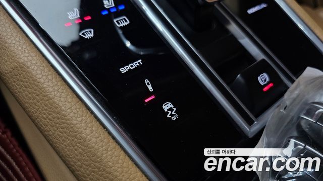 Porsche Panamera 2018 — photo 22
