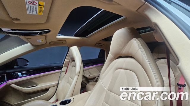 Porsche Panamera 2018 — photo 25