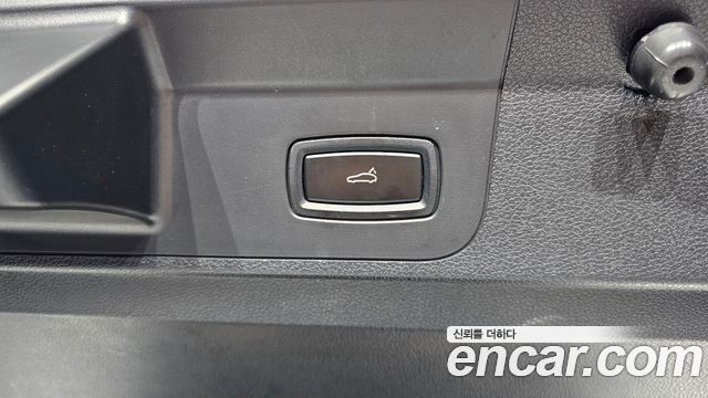 Porsche Panamera 2018 — photo 26