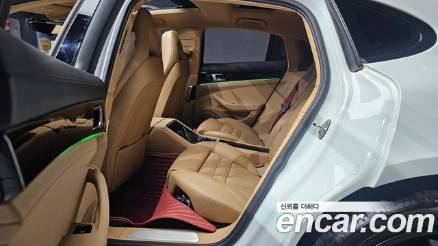 Porsche Panamera 2018 — photo 16