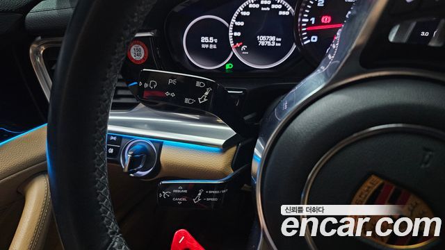 Porsche Panamera 2018 — photo 31