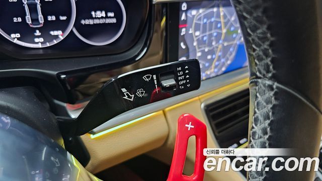 Porsche Panamera 2018 — photo 32