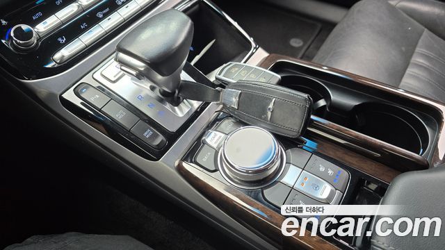 Genesis EQ900 2017 — photo 12