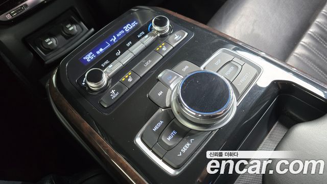 Genesis EQ900 2017 — photo 22