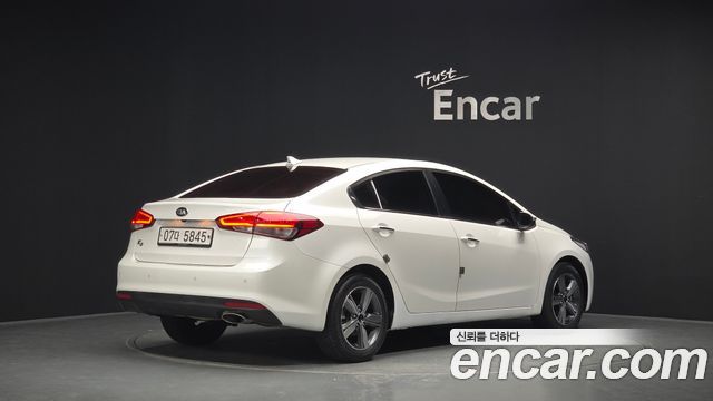 Kia K3 2018 — photo 2