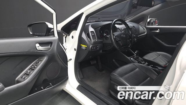 Kia K3 2018 — photo 13
